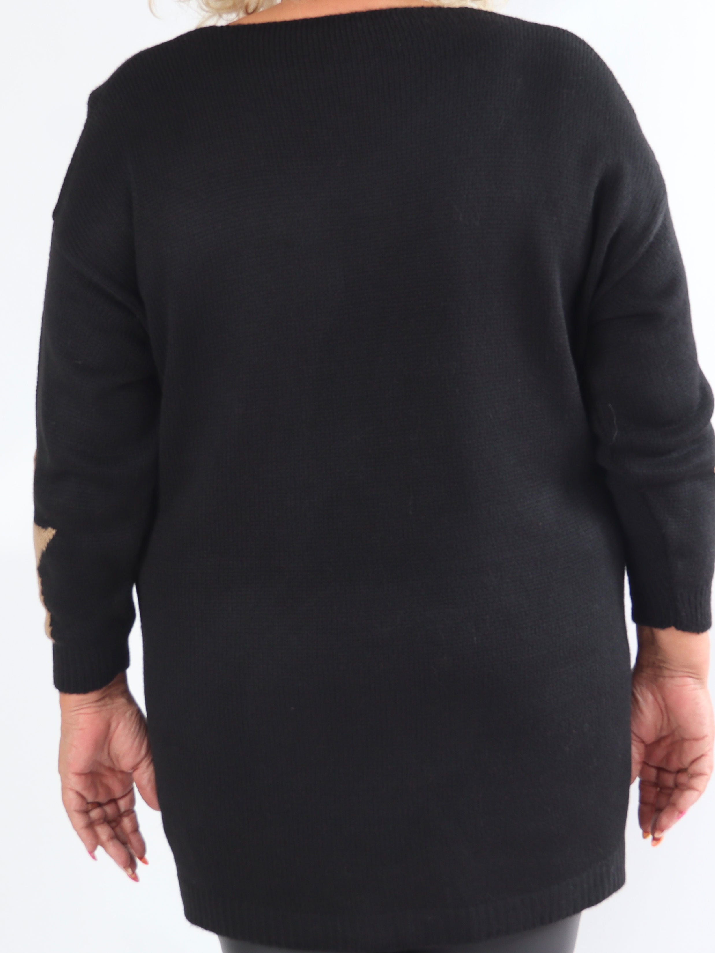 Zaria - Plus size strikkjole med stjerner og v-udskæring